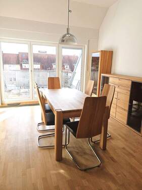 Lichtdurchfluteter Essbereich - Schicke, möblierte 2-Zi. Galerie-Wohnung in Nürnberg - Röthenbach Wohnung mieten