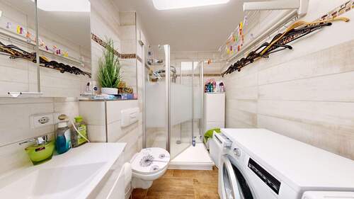 Bad - 3 Zimmer Etagenwohnung in Zwenkau