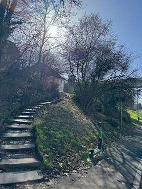 Treppe zur U-Bahnhaltestelle - 