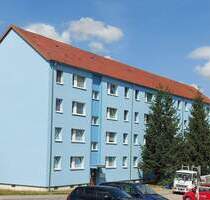 Wohnung im 1. OG, lichtdurchflutet, ruhige Lage mit Balkon und Blick ins Grüne - Weißenfels