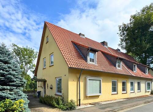 Ansicht Straßenseite - charmante Doppelhaushälfte im Norden von Salzgitter-Bad