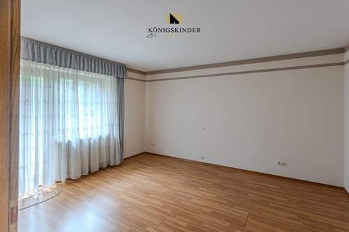 ...sowie ein Schlafzimmer.... - 