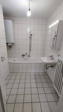 Bad.JPG - Etagenwohnung mit 72,00 m&sup2; in Bad Kissingen zur Miete