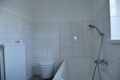 Vollbad mit Fenster, Wanne - 