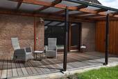 Terrasse mit Gartenhaus - 