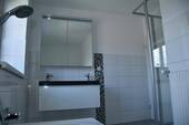Vollbad mit Fenster, Dusche - 