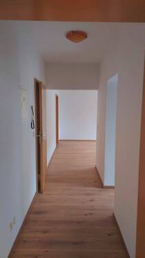 01 Flur - 2 Zimmer Etagenwohnung zur Miete in Plauen