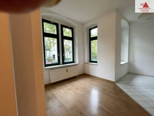 Blick zur Küche - 2 Zimmer Etagenwohnung zur Miete in Chemnitz