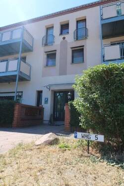 Hausansicht - 1,5 Raum - Ruhige Wohnlage - Stellplatz - Terrasse