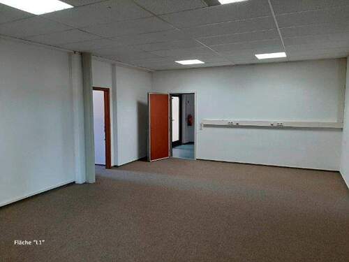Lagerraum L1 mit kleinem Büro - Helle Büros über den Dächern von Pfullingen und Reutlingen - All-in-Miete