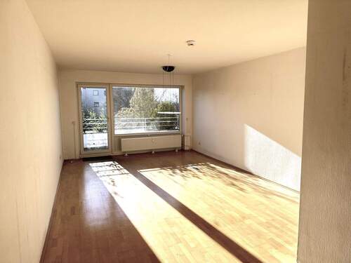 Wohnzimmer - 3 Zimmer Etagenwohnung zum Kaufen in Garbsen