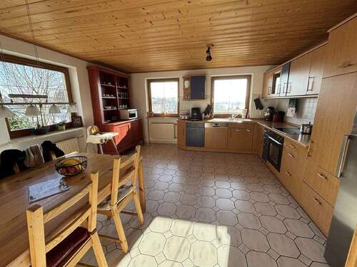 großzügige Essküche - 