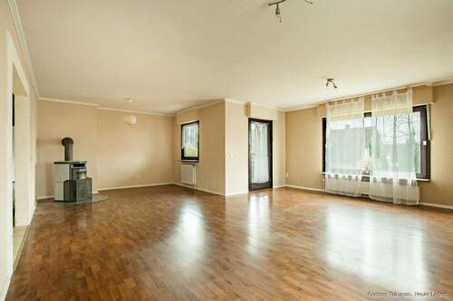 Wohnzimmer Erdgeschoss (Bild 1) - 7 Zimmer Einfamilienhaus zum Kaufen in Bad Säckingen / Harpolingen