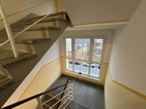 Im Treppenhaus - Etagenwohnung mit 47,00 m² in Dresden zum Kaufen