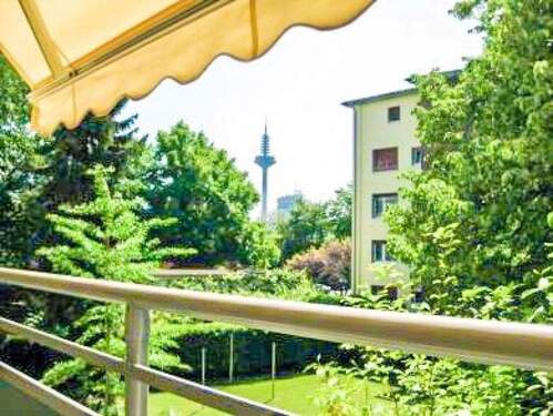 Aussicht Loggia - Provisionsfrei großzügige 3-Zi-Wo mit zwei Balkonen und Potenzial