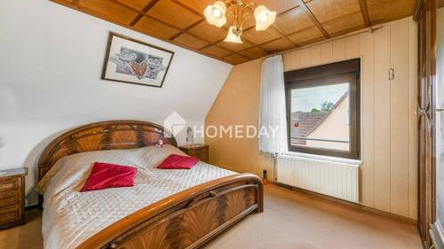 1. OG Schlafzimmer 1 2 - 