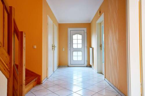 Diele - 4 Zimmer Doppelhaushälfte zum Kaufen in Linau