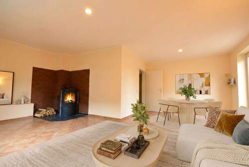 Wohn-Esszimmer gestagt - Doppelhaushälfte mit 110,00 m&sup2; in Linau zum Kaufen