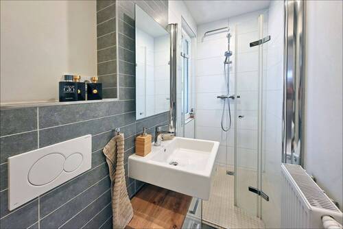 Tageslicht Bad mit Dusche - 