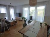 Bild 01 - Wohnzimmer - Köln-Dellbrück - 4-Zimmerwohnung mit Terasse, TG-Stellplatz in ruhiger Seitenstraße