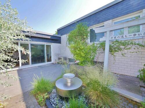 Hausansicht Innenhof - 5 Zimmer Einfamilienhaus zum Kaufen in Erkrath