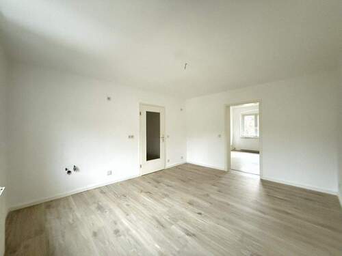 Durchgang zum Wohn-/Schlafzimmer - 