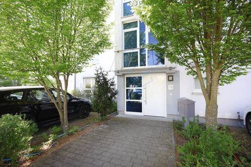 HAUSEINGANG - 2 Zimmer Etagenwohnung zur Miete in Griesheim