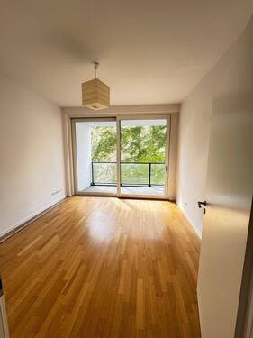 Zimmer 1 mit Zugang zur Loggia (1) - 