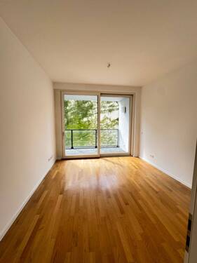 Zimmer 2 mit Zugang zur Loggia (1) - 