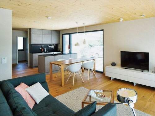 Wohnzimmer - Mehrfamilienhaus, Wohnhaus mit 87,30 m² in Schäftlarn zur Miete