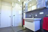 Modernes Badezimmer - 