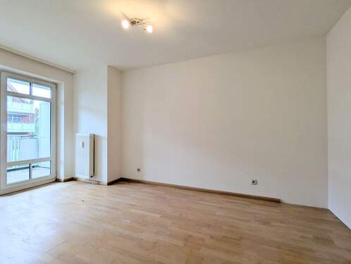 Schlafzimmer mit Zugang zur Loggia. - 