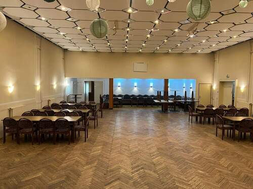 Festsaal - Charmantes Hotel 'Weißer Hirsch' sucht einen neuen Eigentümer