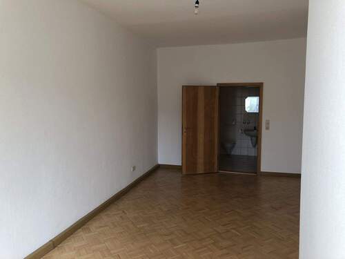 Schlafzimmer - Bad - 4 Zimmer Terrassenwohnung zur Miete in Freiberg
