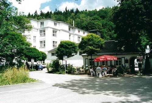 Ansicht mit Bistro - Halle in Chemnitz