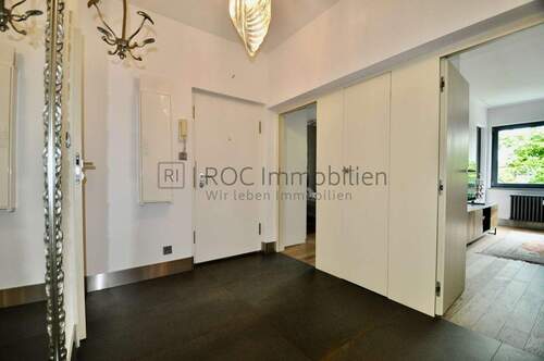 Flur mit Eingang I - 