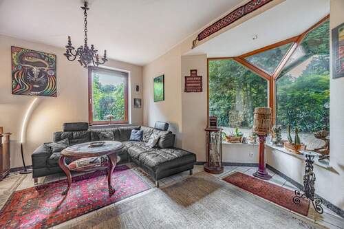 im gemütlichen Wohnzimmer - 