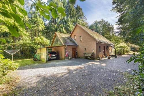 und doch mit allen Annehmlichkeiten ausgestattet - 4 Zimmer Einfamilienhaus in Neu Wulmstorf