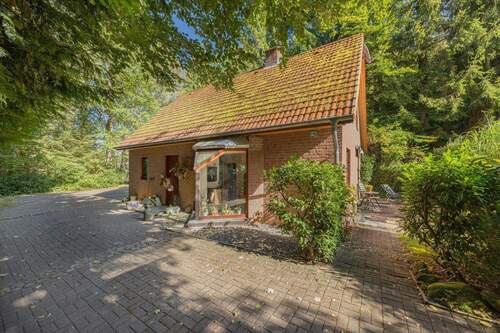 inklusive eines großen gepflasterten Hofes - Einfamilienhaus mit 115,80 m² in Neu Wulmstorf zum Kaufen