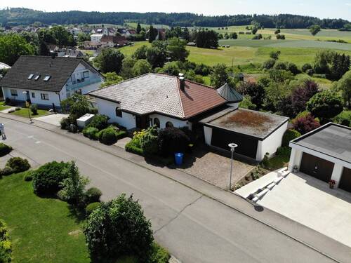 Ansicht - 8 Zimmer Einfamilienhaus zum Kaufen in Dietingen