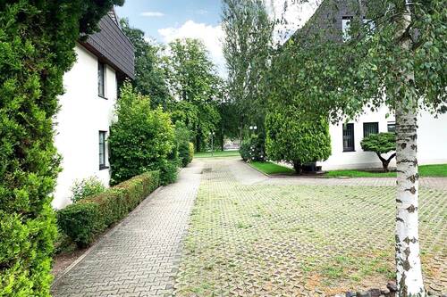 Ansicht Zuwegung - Etagenwohnung mit 105,00 m² in Berlin-Pichelsdorf zum Kaufen