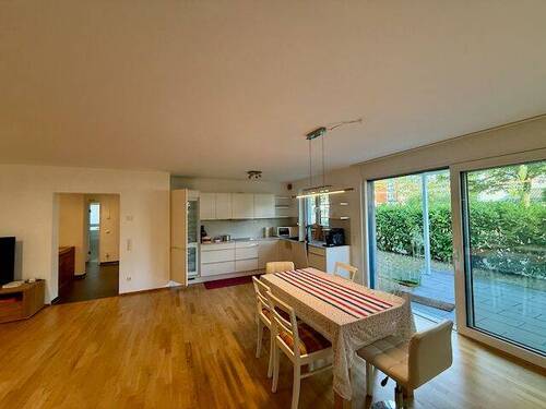 Wohnzimmer - 4 Zimmer Etagenwohnung in Langenfeld (Rheinland)