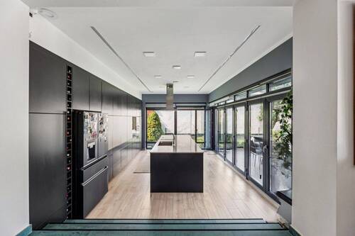 Küche - 7 Zimmer Bungalow zum Kaufen in Berlin