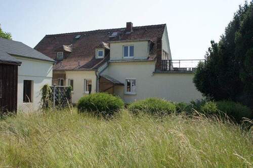 Blick aus dem Garten - Doppelhaushälfte mit 100,00 m&sup2; in Radebeul zum Kaufen