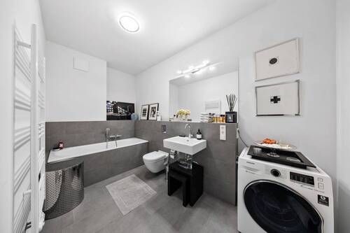 Badezimmer 1 - Etagenwohnung mit 131,00 m² in Berlin zum Kaufen