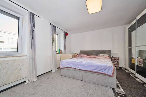 MFH Straubing WHG 1.Stock Schlafen - Mehrfamilienhaus, Wohnhaus mit 347,00 m² in Straubing zum Kaufen