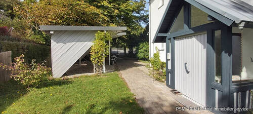 Eingang mit Carport - 