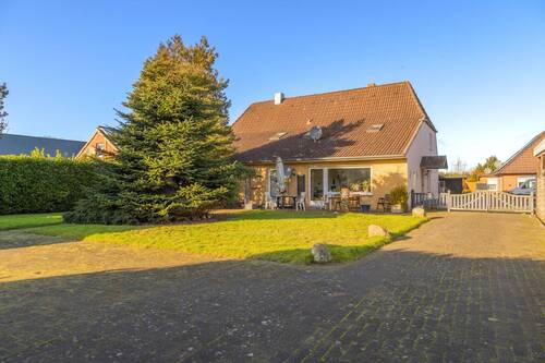 Rückansicht - 9 Zimmer Mehrfamilienhaus, Wohnhaus in Tellingstedt