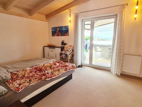 Schlafzimmer mit Zugang Terrasse - 