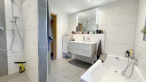 Badezimmer (EG) - 